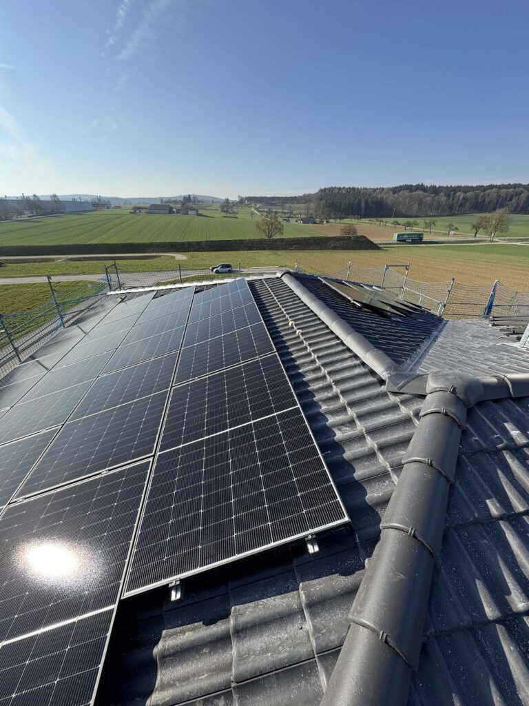 Solarpanel dachlandschaft zimmerei rudolf